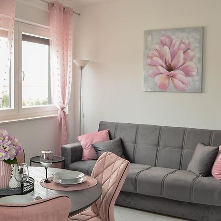 Apartment Laura Zara Esterno foto