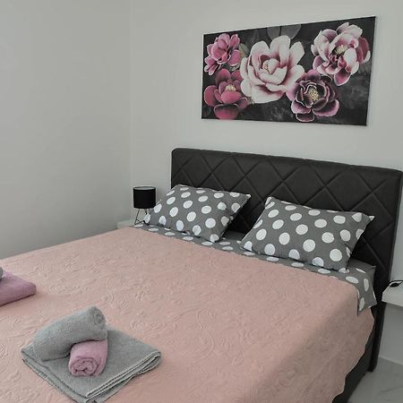 Apartment Laura Zara Esterno foto