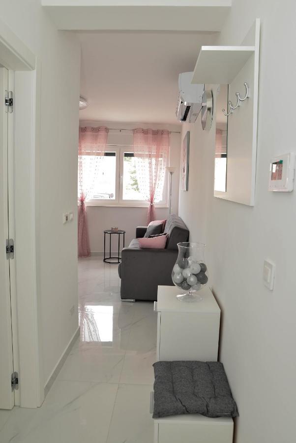Apartment Laura Zara Esterno foto