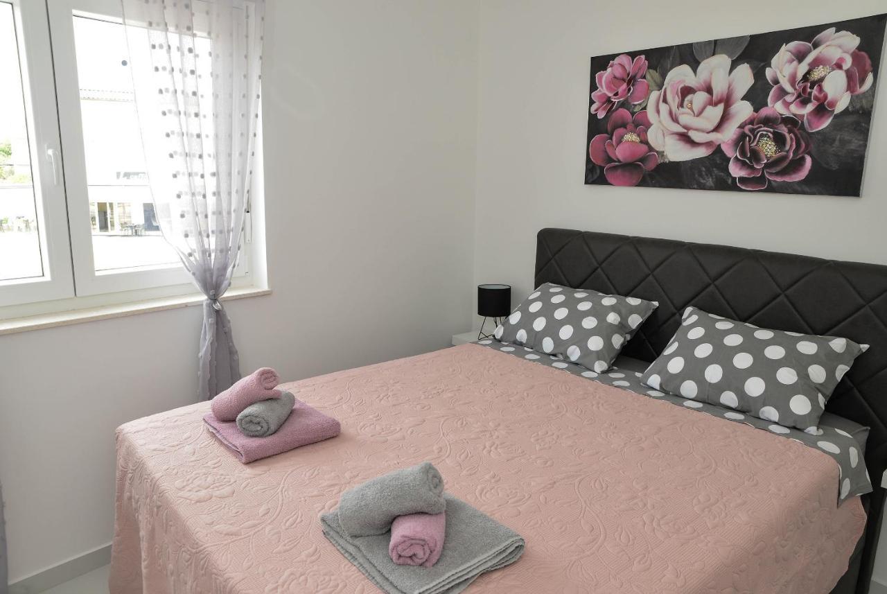 Apartment Laura Zara Esterno foto