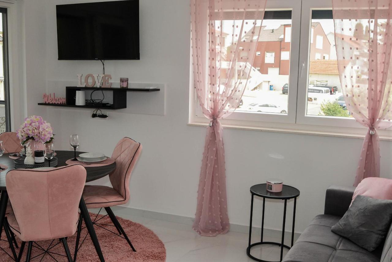 Apartment Laura Zara Esterno foto