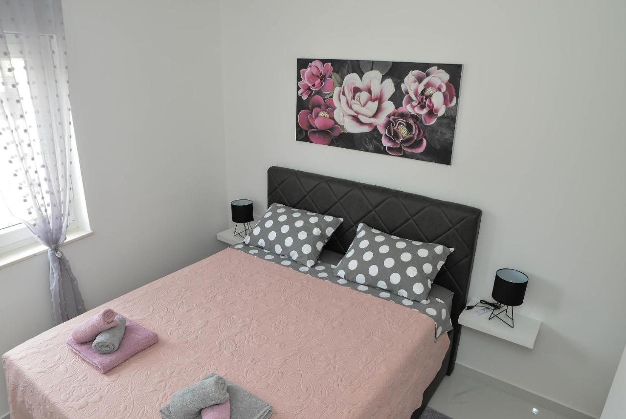 Apartment Laura Zara Esterno foto