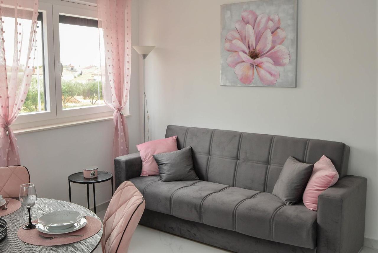 Apartment Laura Zara Esterno foto