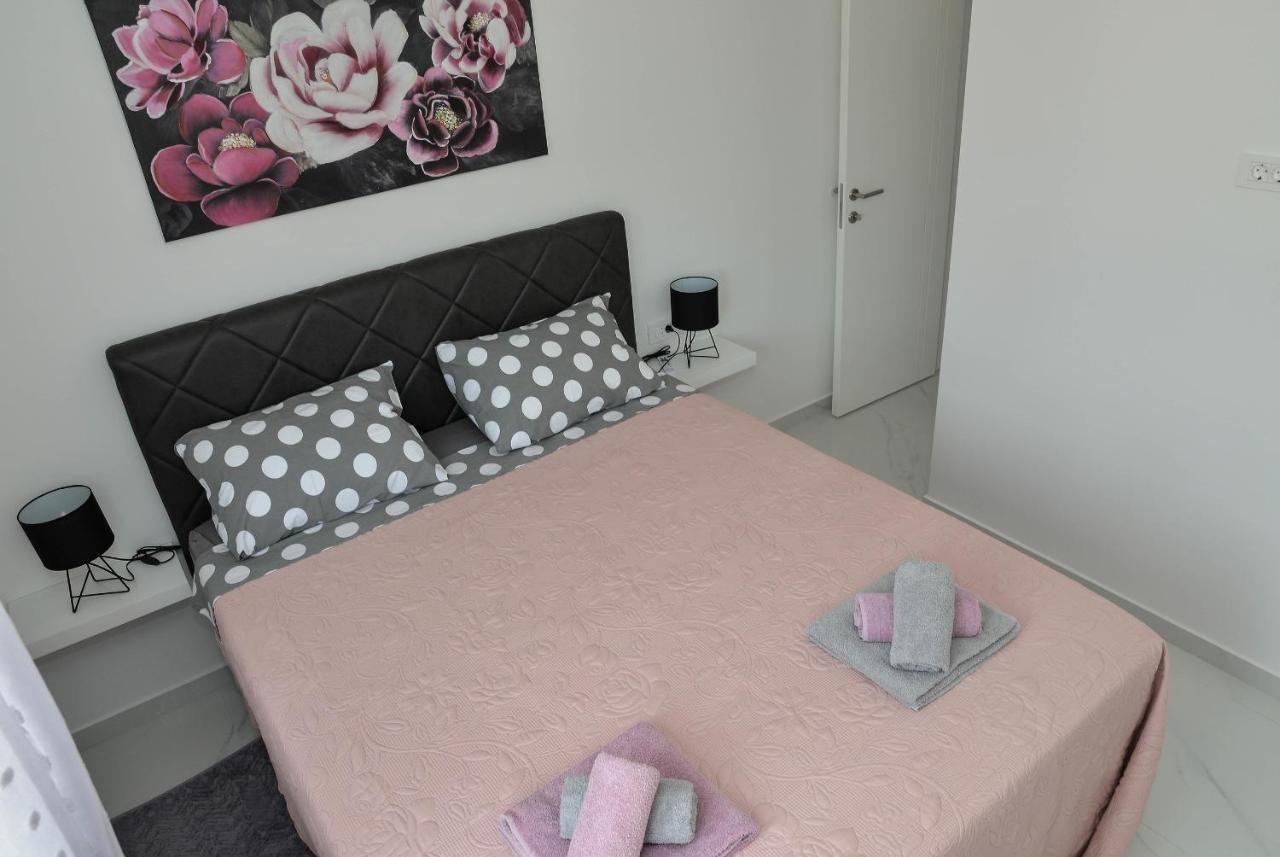 Apartment Laura Zara Esterno foto