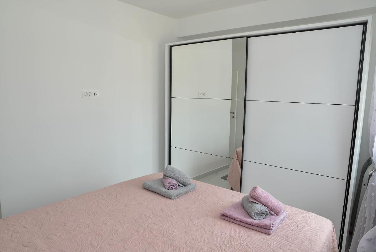 Apartment Laura Zara Esterno foto