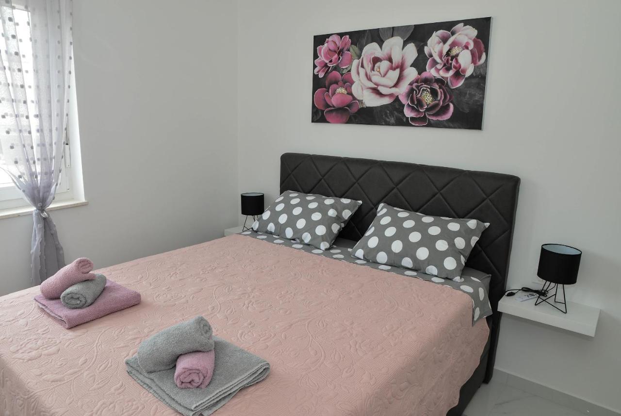 Apartment Laura Zara Esterno foto